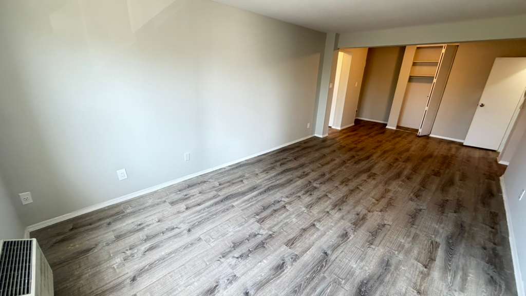 Apartment Bell Blvd  Queens, NY 11360, MLS-RD5638-12