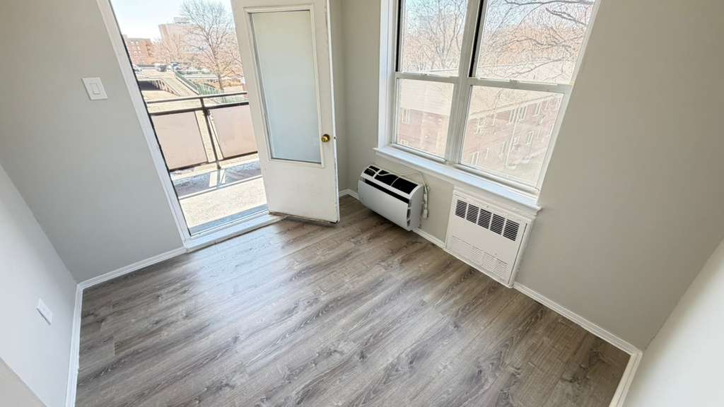 Apartment Bell Blvd  Queens, NY 11360, MLS-RD5638-13