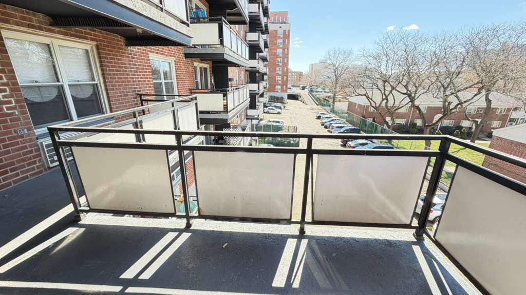 Apartment Bell Blvd  Queens, NY 11360, MLS-RD5638-19