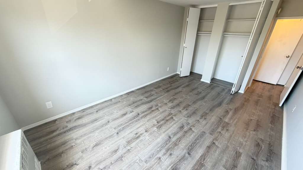 Apartment Bell Blvd  Queens, NY 11360, MLS-RD5638-16
