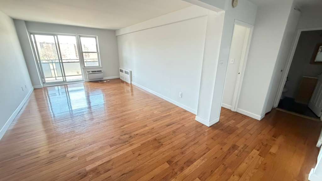 Apartment Bell Blvd  Queens, NY 11360, MLS-RD5639-5