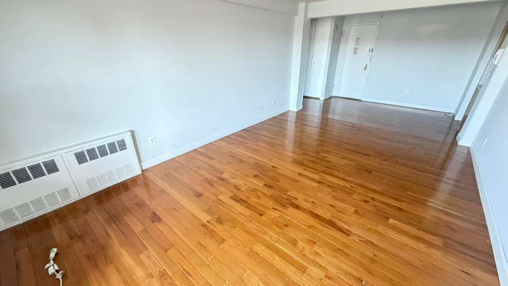 Apartment Bell Blvd  Queens, NY 11360, MLS-RD5639-8