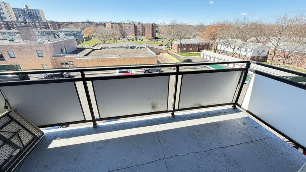 Apartment Bell Blvd  Queens, NY 11360, MLS-RD5639-18