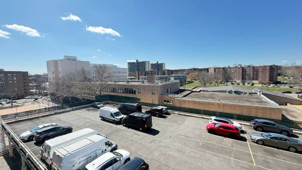 Apartment Bell Blvd  Queens, NY 11360, MLS-RD5639-20