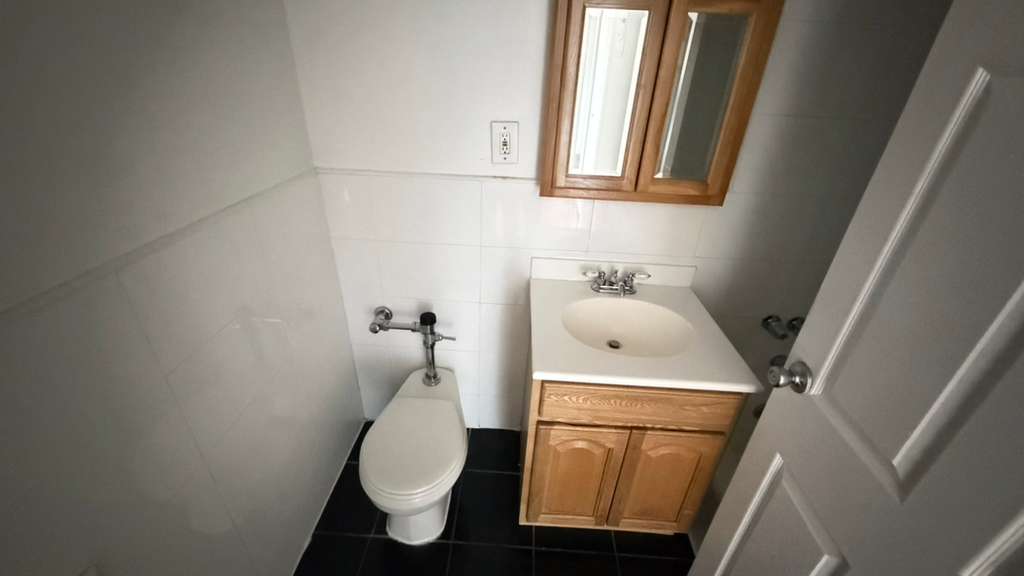 Apartment Bell Blvd  Queens, NY 11360, MLS-RD5639-16