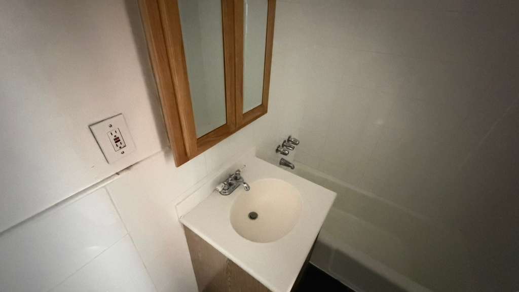 Apartment Bell Blvd  Queens, NY 11360, MLS-RD5639-17