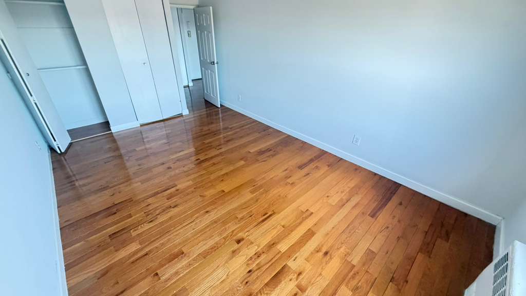 Apartment Bell Blvd  Queens, NY 11360, MLS-RD5639-13