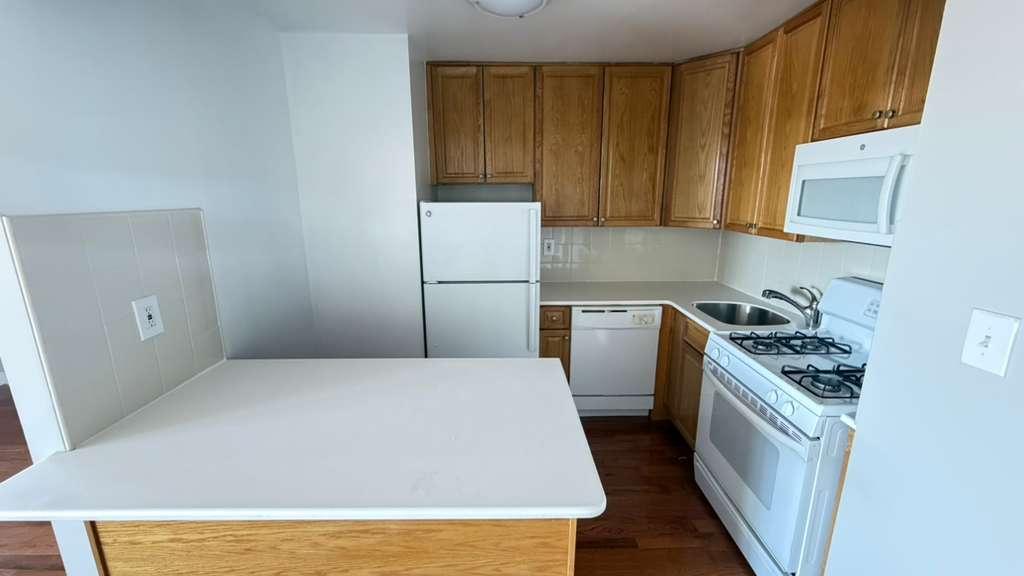 Apartment Bell Blvd  Queens, NY 11360, MLS-RD5640-2