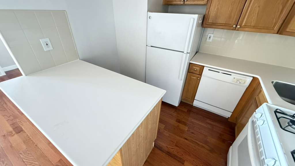 Apartment Bell Blvd  Queens, NY 11360, MLS-RD5640-5