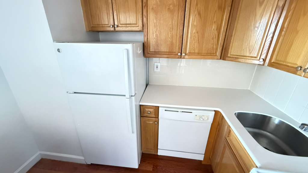 Apartment Bell Blvd  Queens, NY 11360, MLS-RD5640-6