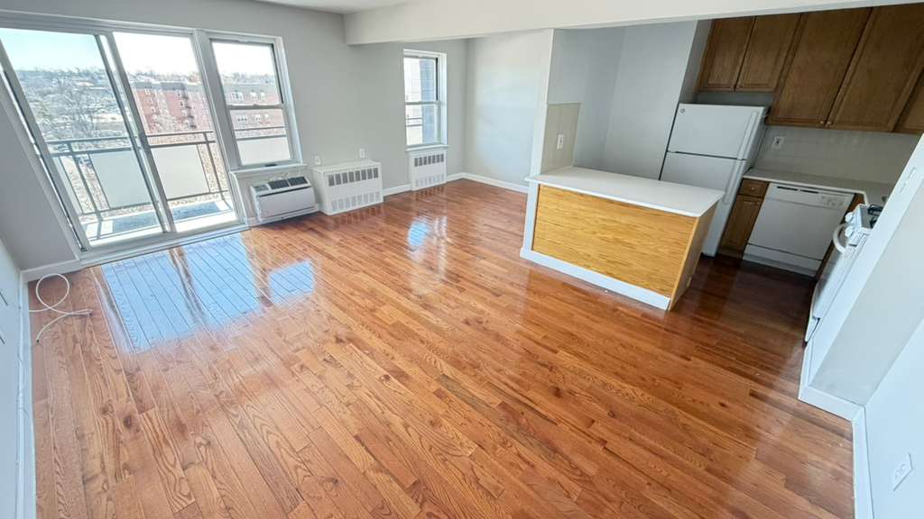Apartment Bell Blvd  Queens, NY 11360, MLS-RD5640-8