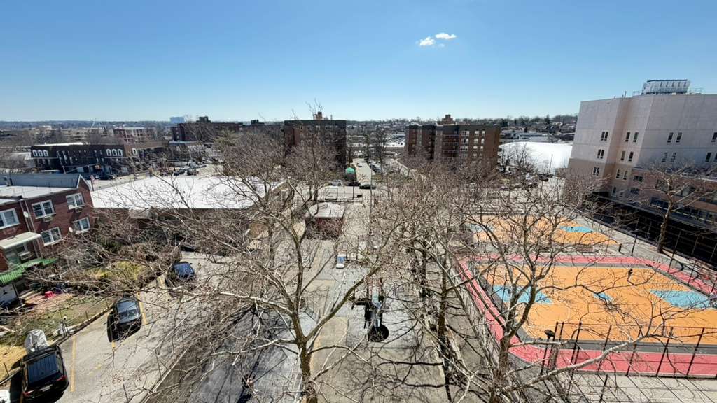 Apartment Bell Blvd  Queens, NY 11360, MLS-RD5640-17