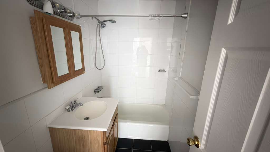 Apartment Bell Blvd  Queens, NY 11360, MLS-RD5640-14