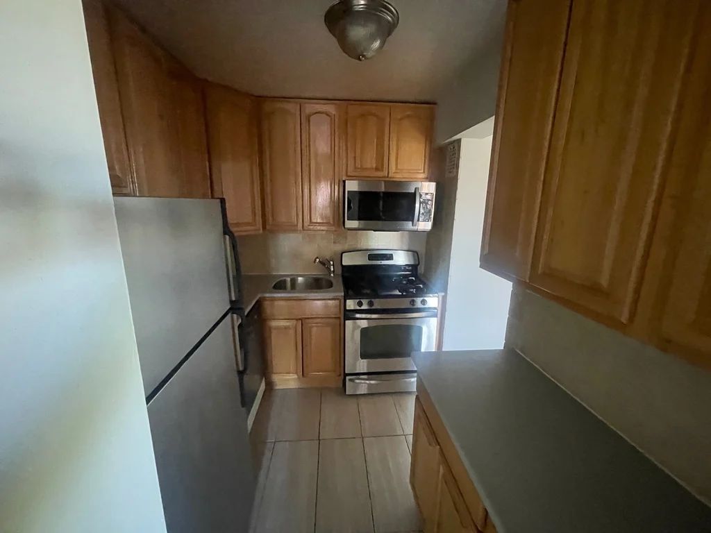Apartment Bell Blvd  Queens, NY 11360, MLS-RD5642-4
