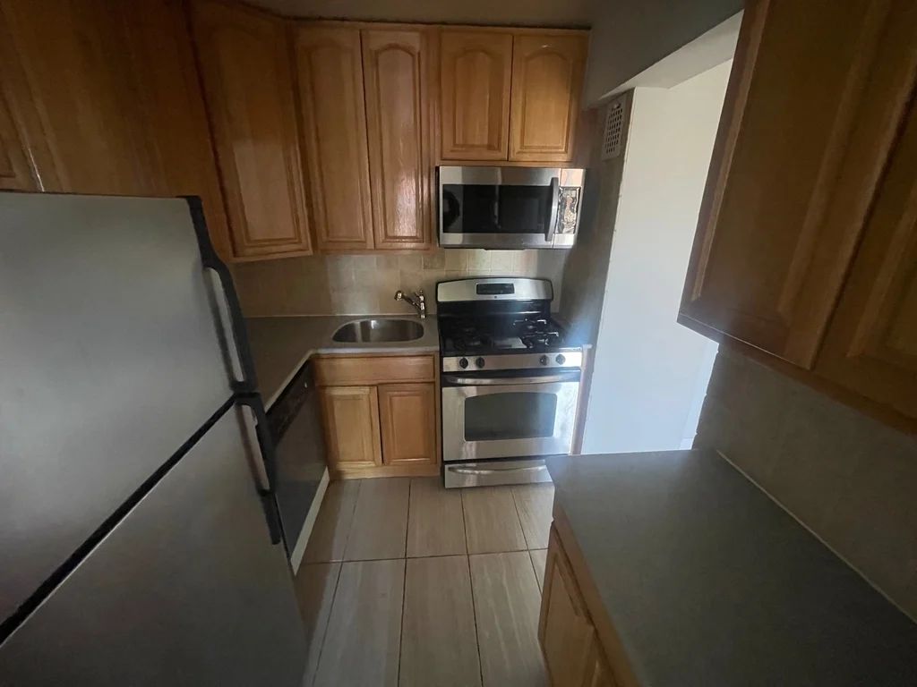 Apartment Bell Blvd  Queens, NY 11360, MLS-RD5642-5
