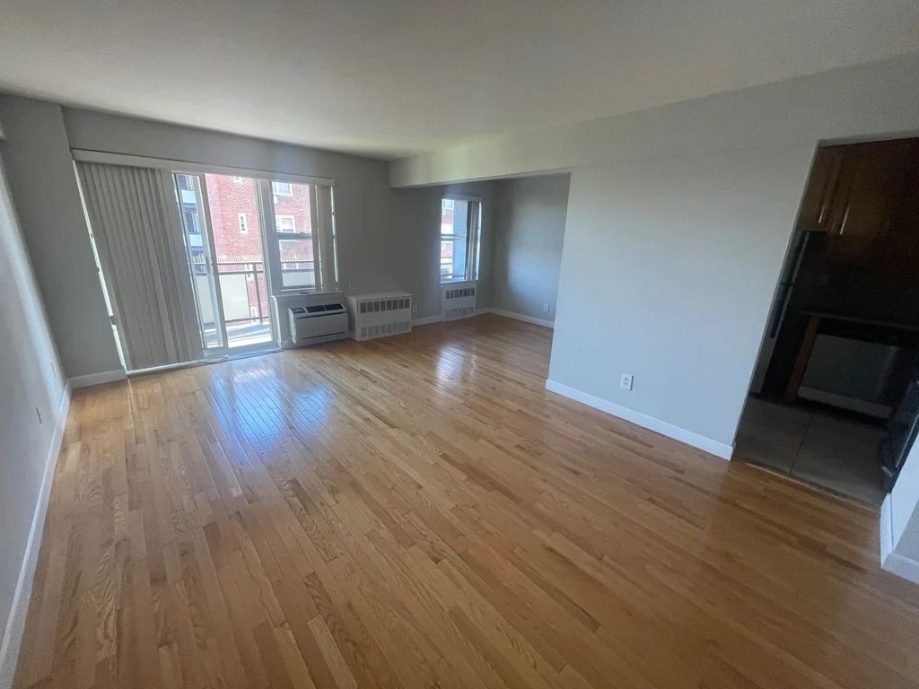 Apartment Bell Blvd  Queens, NY 11360, MLS-RD5642-14