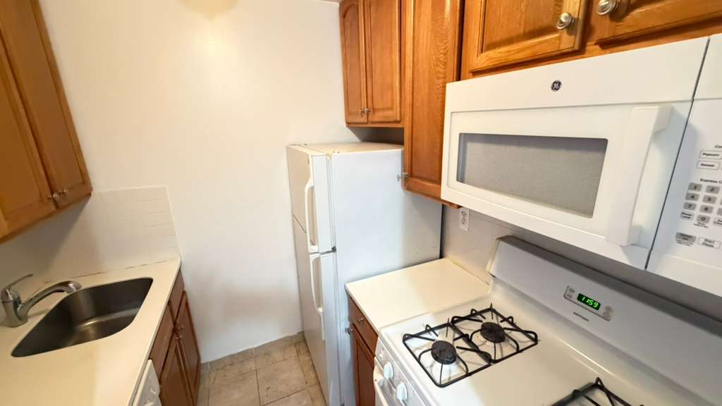 Apartment Bell Blvd  Queens, NY 11360, MLS-RD5643-2