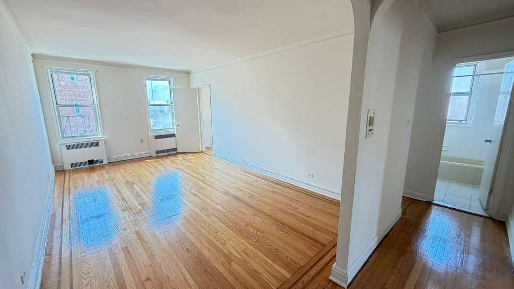 Apartment 76th Drive Queens, NY 11375, MLS-RD5650-10