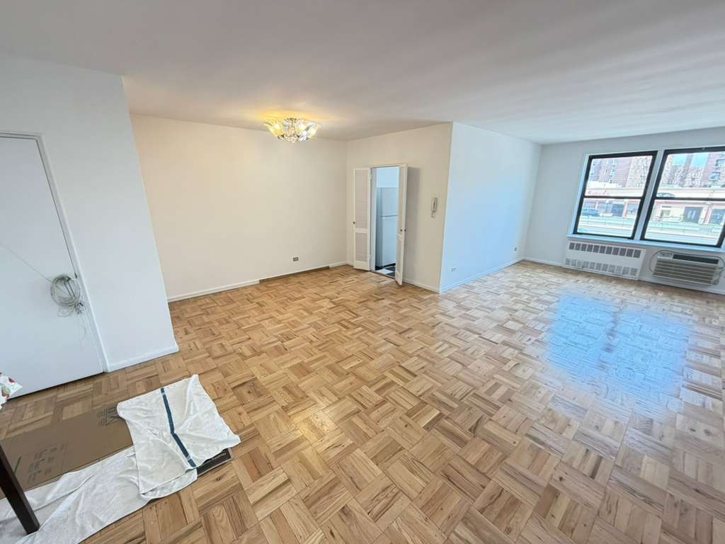 Apartment Queens Blvd  Queens, NY 11375, MLS-RD5652-10