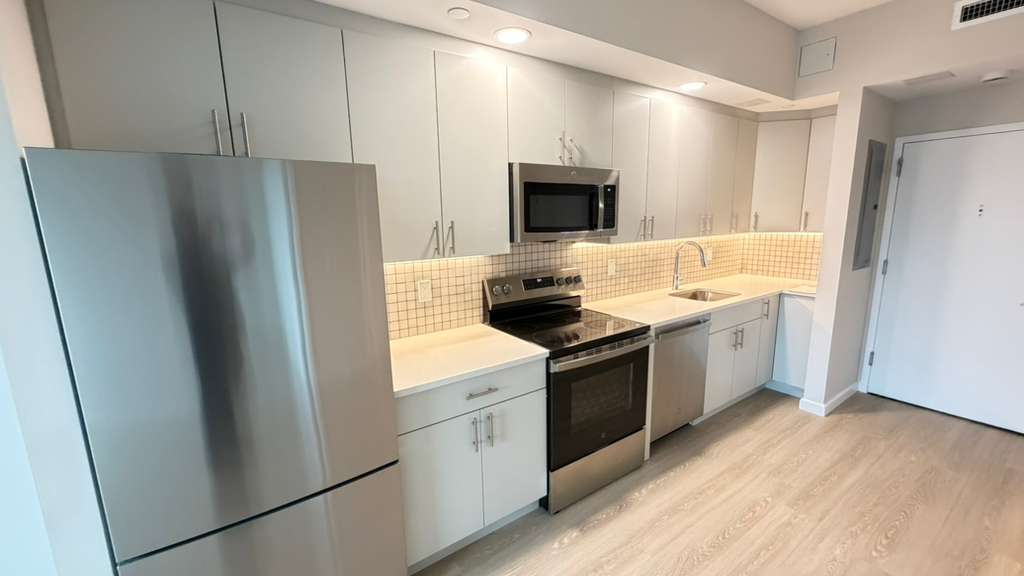 Apartment Hillside Avenue Queens, NY 11432, MLS-RD5666-10