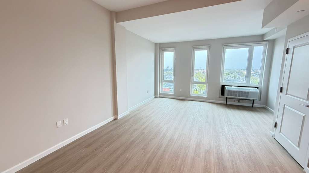 Apartment Hillside Avenue Queens, NY 11432, MLS-RD5667-6
