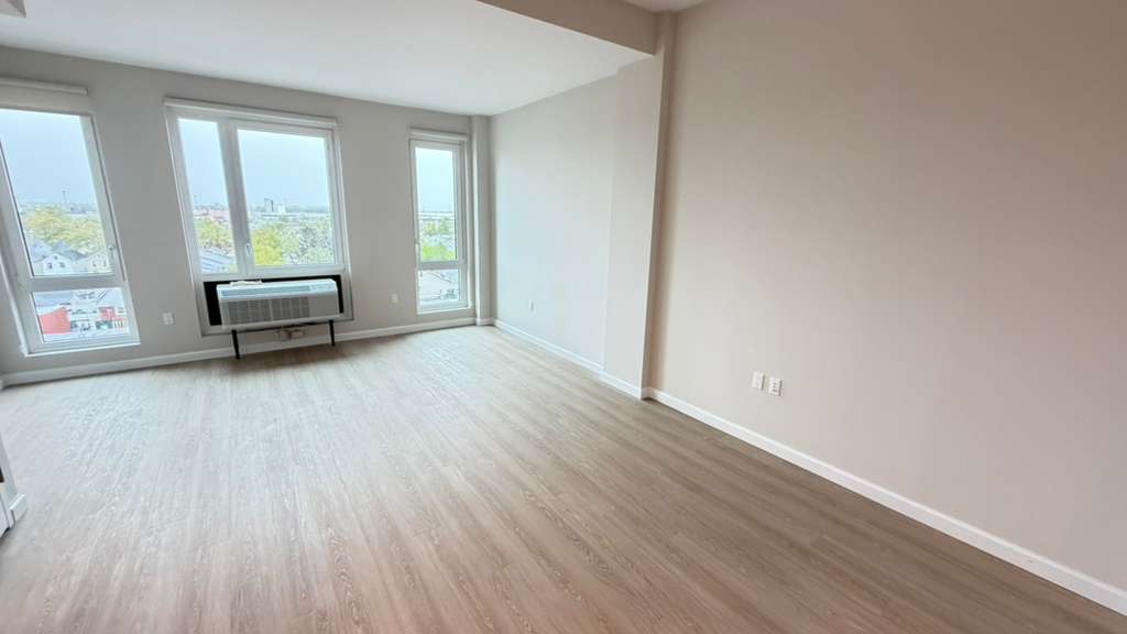 Apartment Hillside Avenue Queens, NY 11432, MLS-RD5668-10