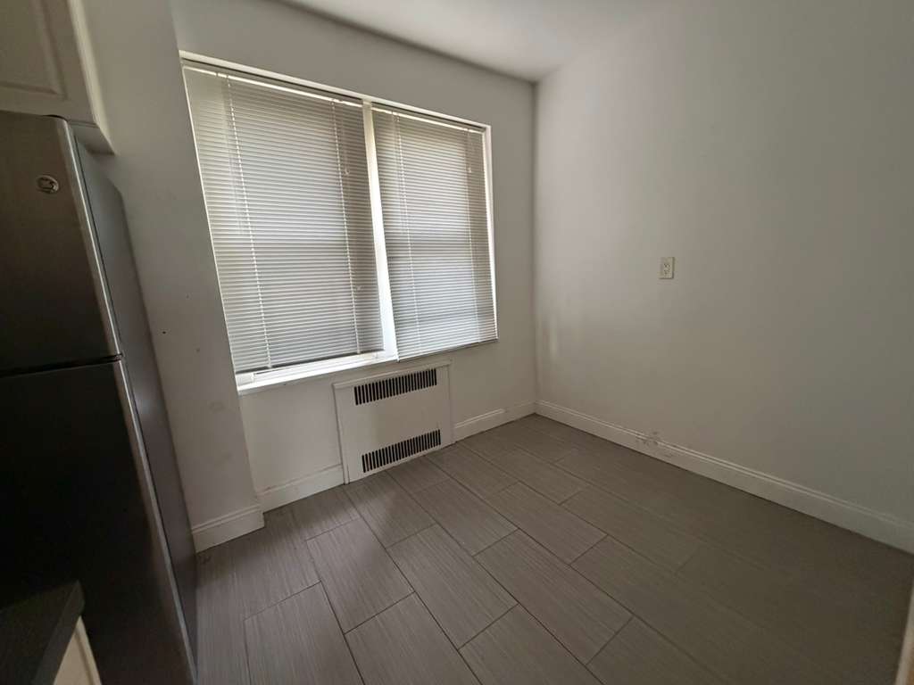 Apartment Highland Avenue Queens, NY 11432, MLS-RD5670-7