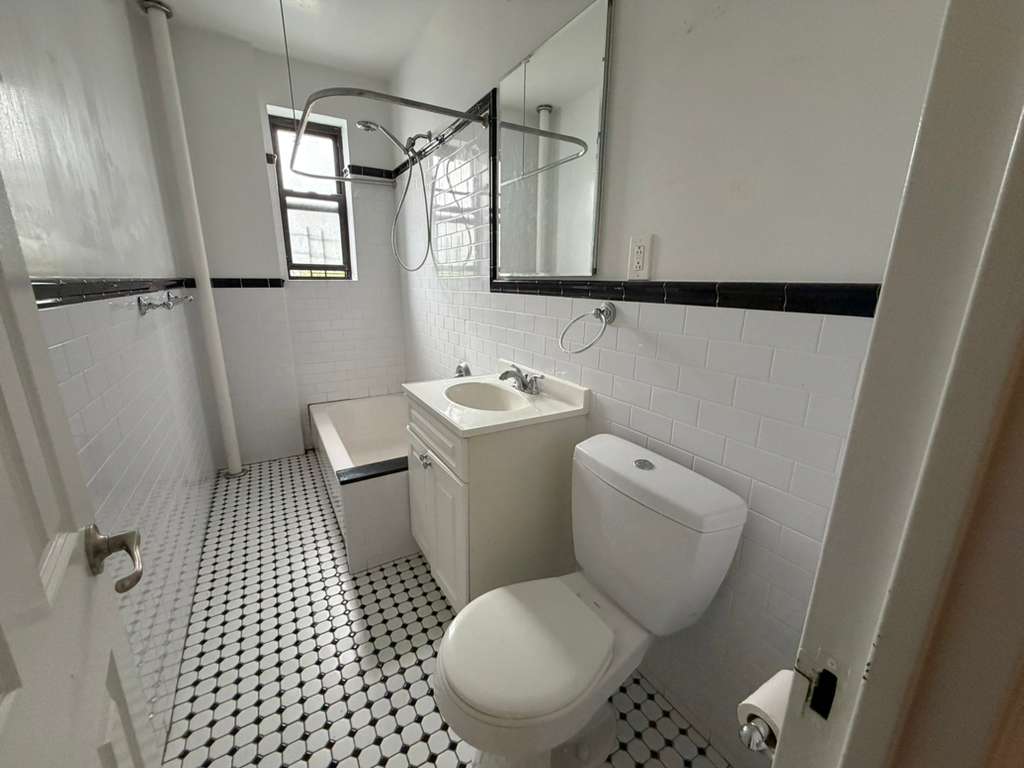 Apartment Highland Avenue Queens, NY 11432, MLS-RD5670-15
