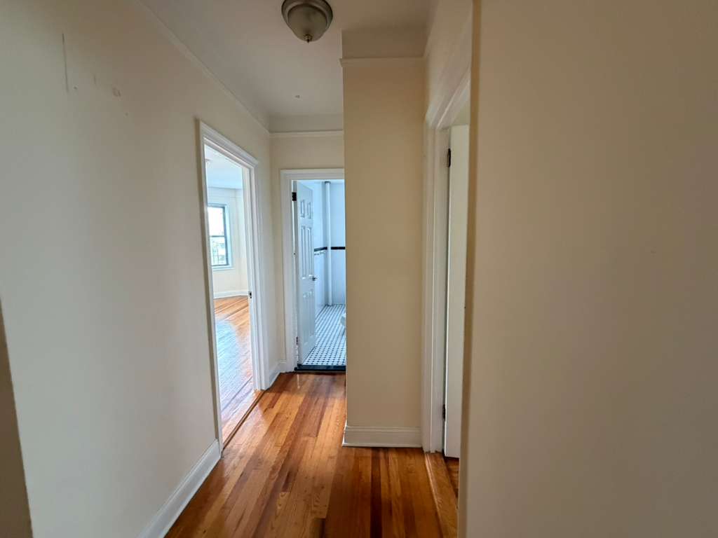 Apartment Highland Avenue  Queens, NY 11432, MLS-RD5670-17