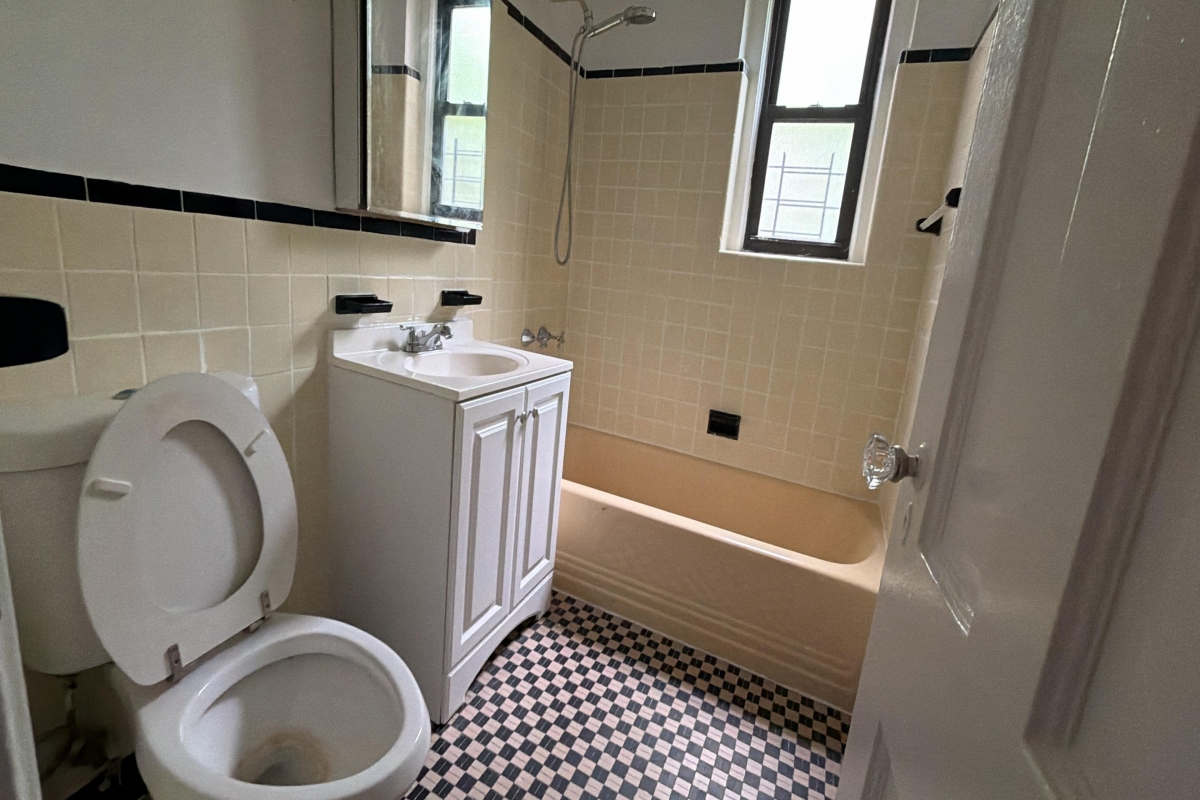 Apartment Wexford Terrace  Queens, NY 11432, MLS-RD5671-11