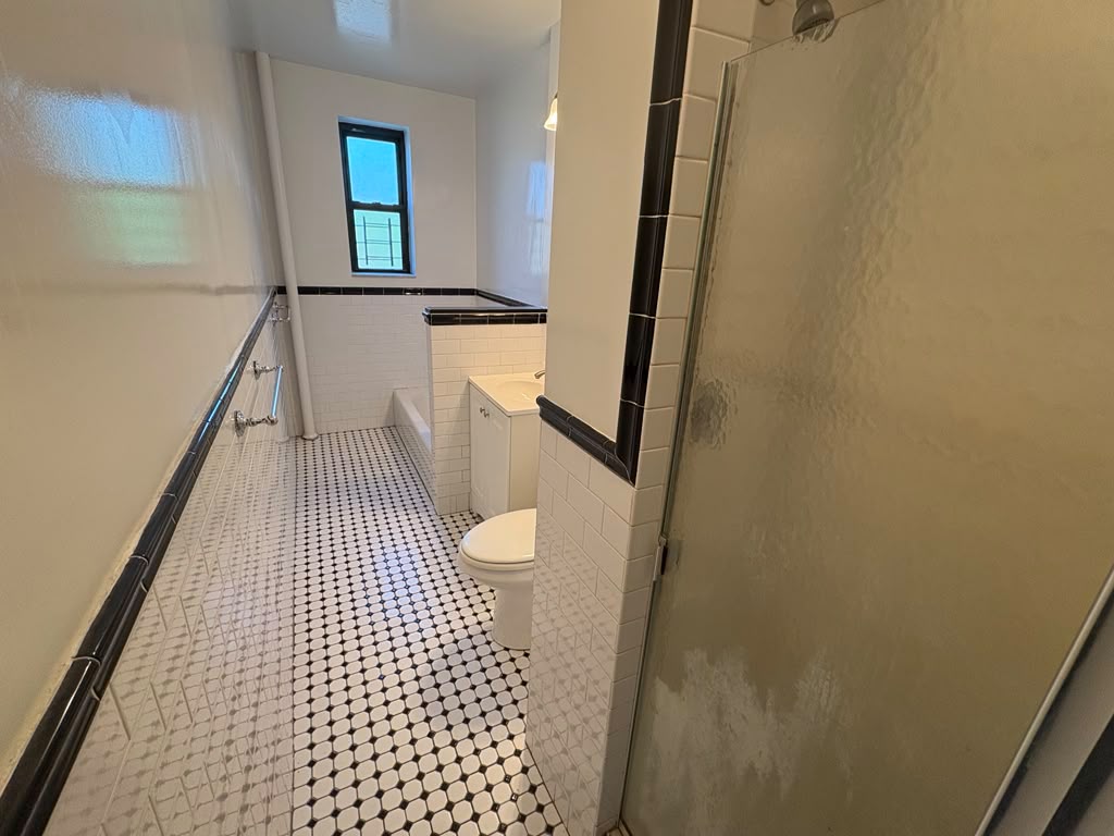 Apartment Highland Avenue Queens, NY 11432, MLS-RD5682-3