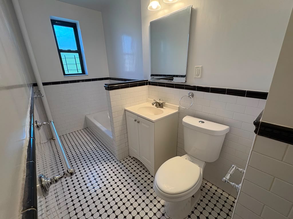 Apartment Highland Avenue Queens, NY 11432, MLS-RD5682-4