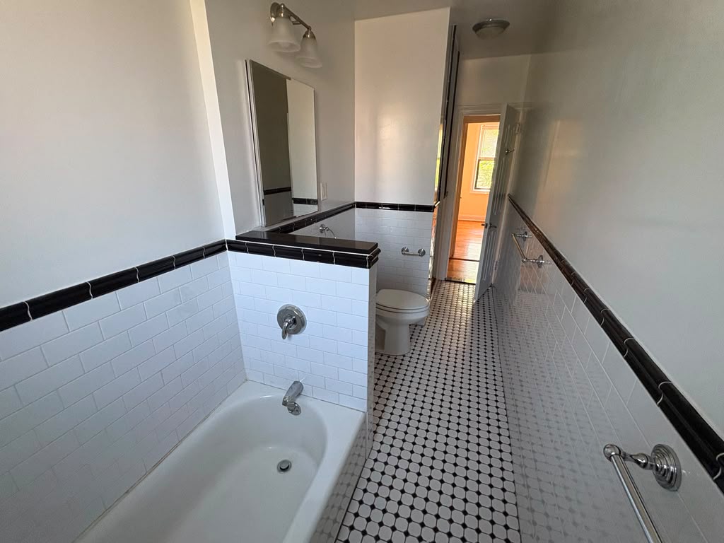 Apartment Highland Avenue Queens, NY 11432, MLS-RD5682-7