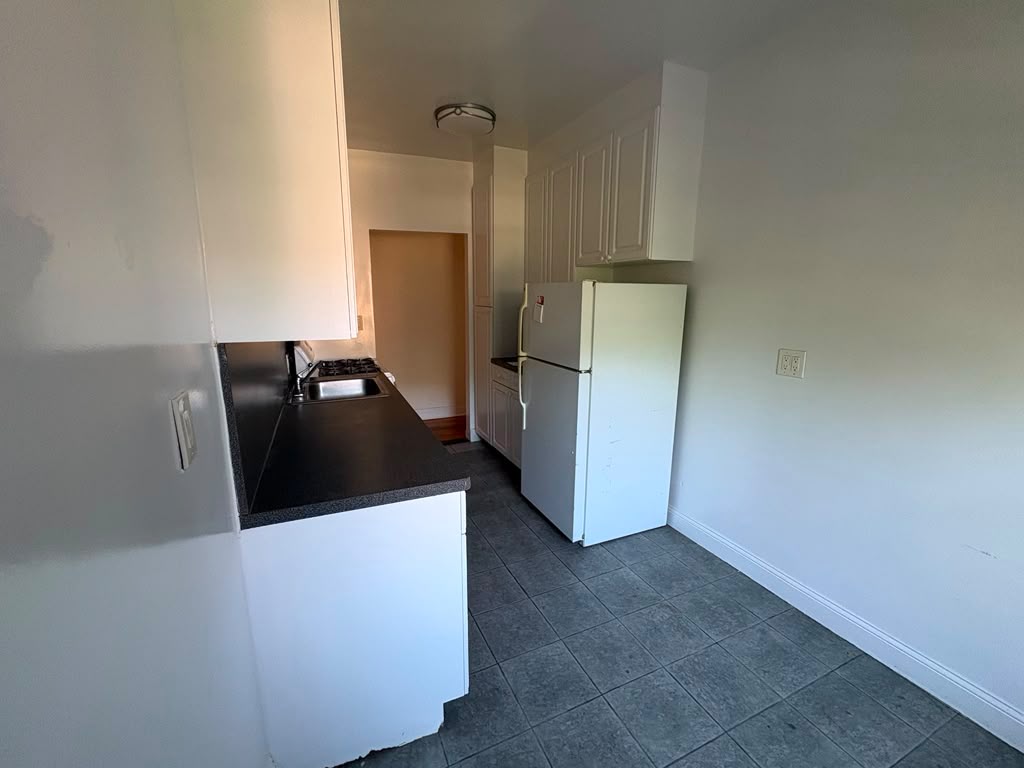 Apartment Highland Avenue Queens, NY 11432, MLS-RD5682-8