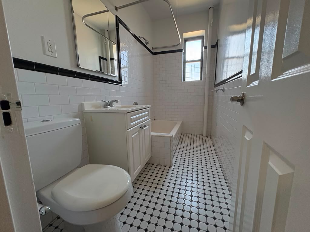 Apartment Highland Avenue Queens, NY 11432, MLS-RD5683-5