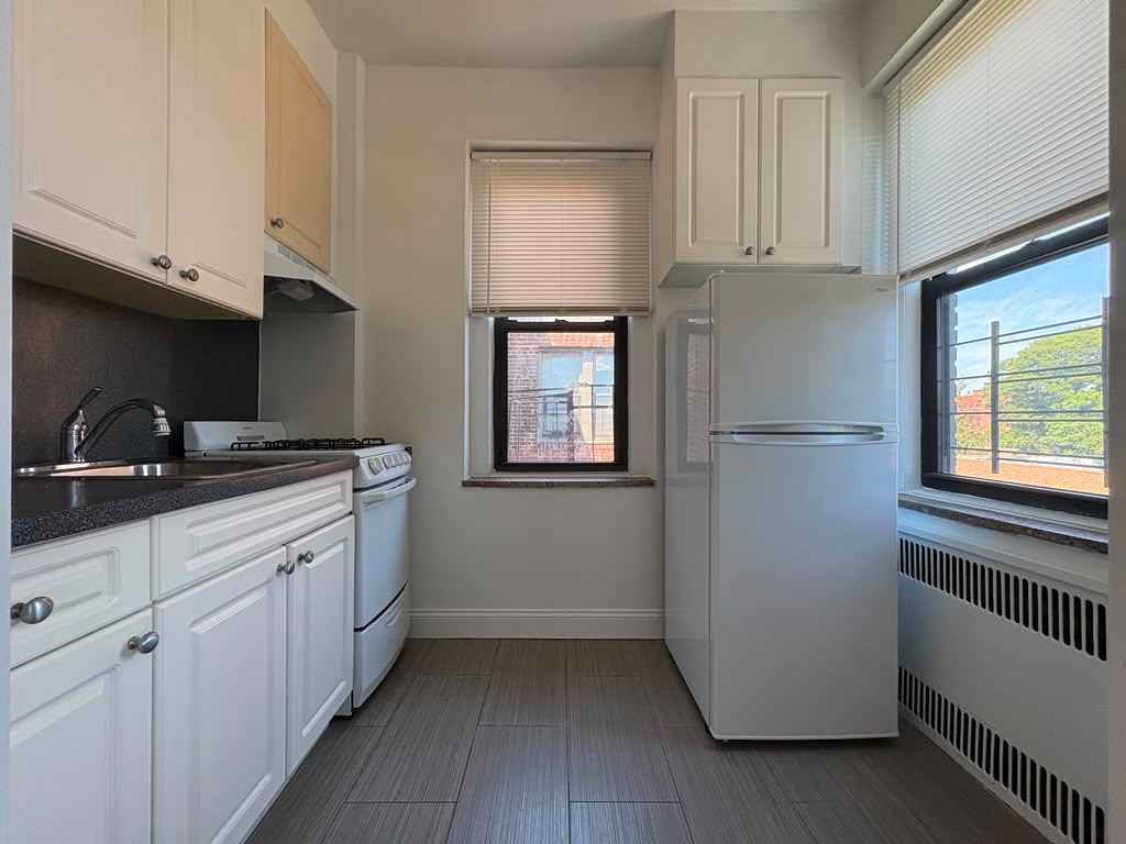 Apartment Highland Avenue Queens, NY 11432, MLS-RD5683-6