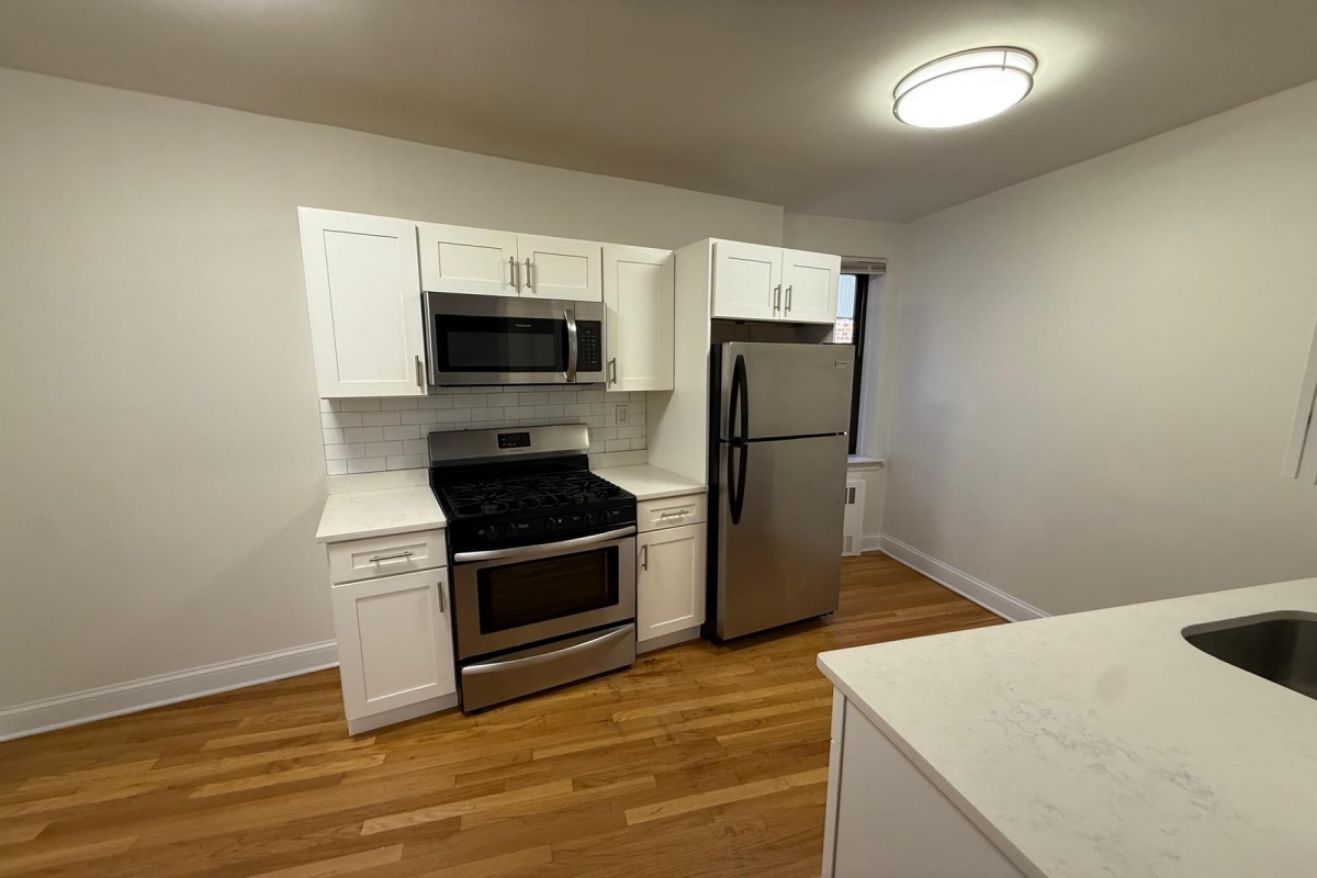 Apartment Pershing Crescent Queens, NY 11435, MLS-RD5687-7