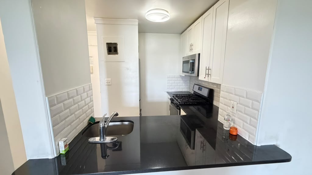 Apartment Bell Blvd Queens, NY 11360, MLS-RD5692-5