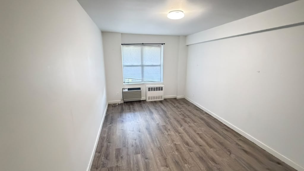 Apartment Bell Blvd Queens, NY 11360, MLS-RD5692-10
