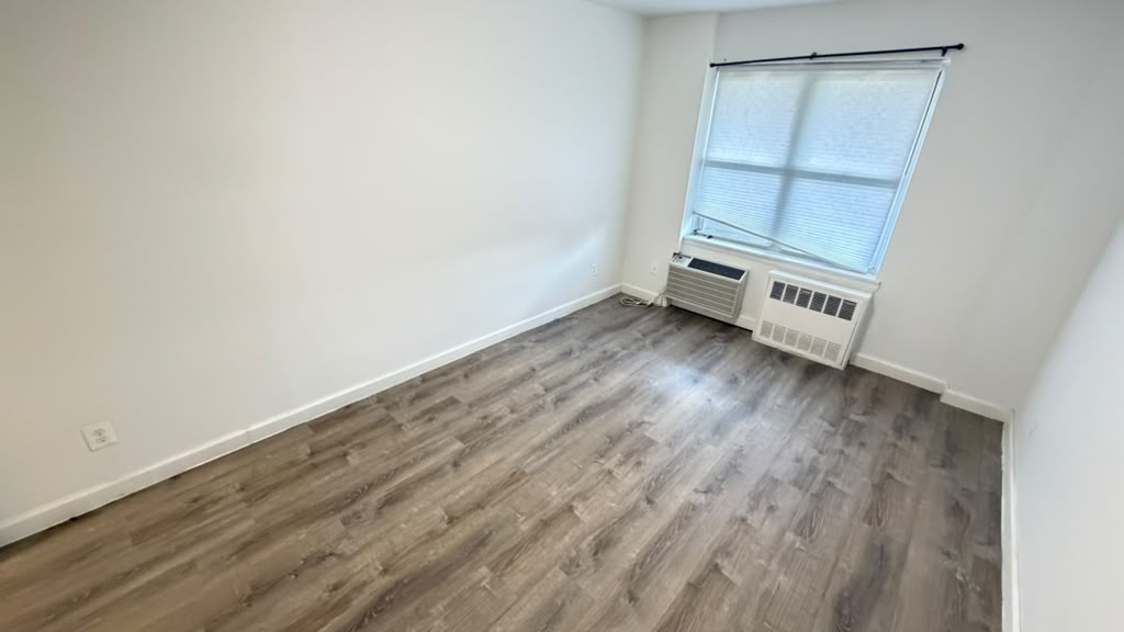 Apartment Bell Blvd Queens, NY 11360, MLS-RD5692-11