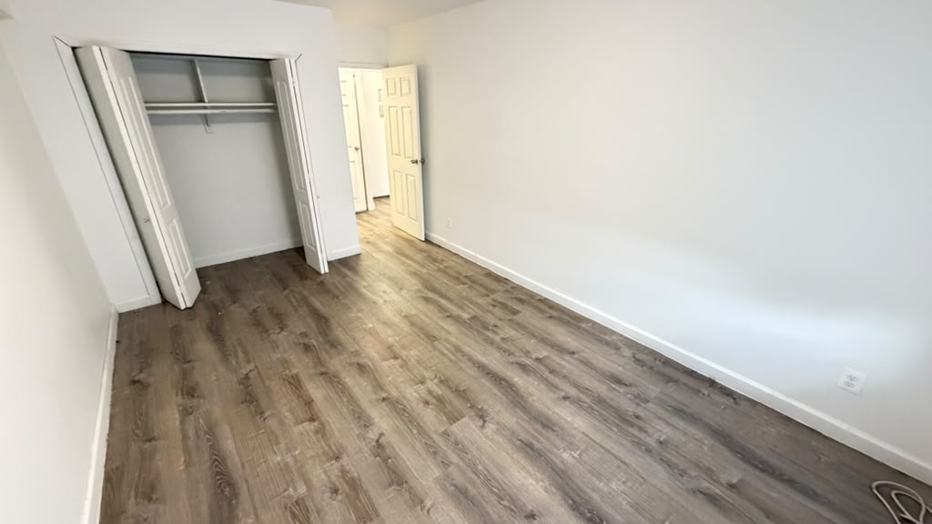 Apartment Bell Blvd Queens, NY 11360, MLS-RD5692-13