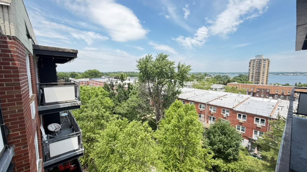 Apartment Bell Blvd Queens, NY 11360, MLS-RD5692-18