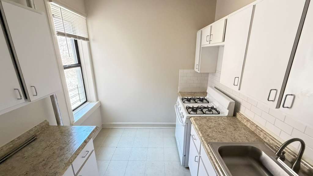 Apartment 35th Avenue Queens, NY 11372, MLS-RD5710-3