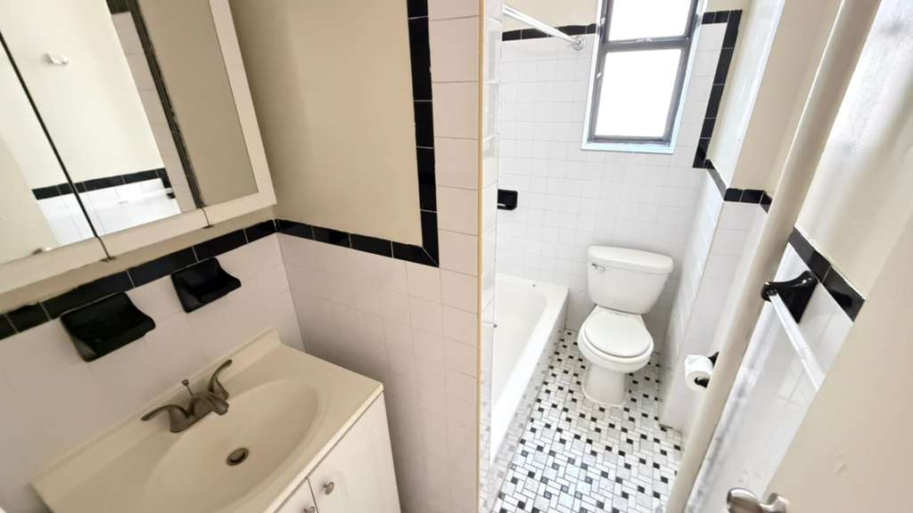 Apartment 35th Avenue Queens, NY 11372, MLS-RD5710-15