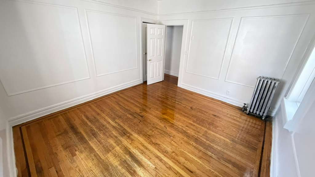 Apartment 35th Avenue  Queens, NY 11372, MLS-RD5710-19