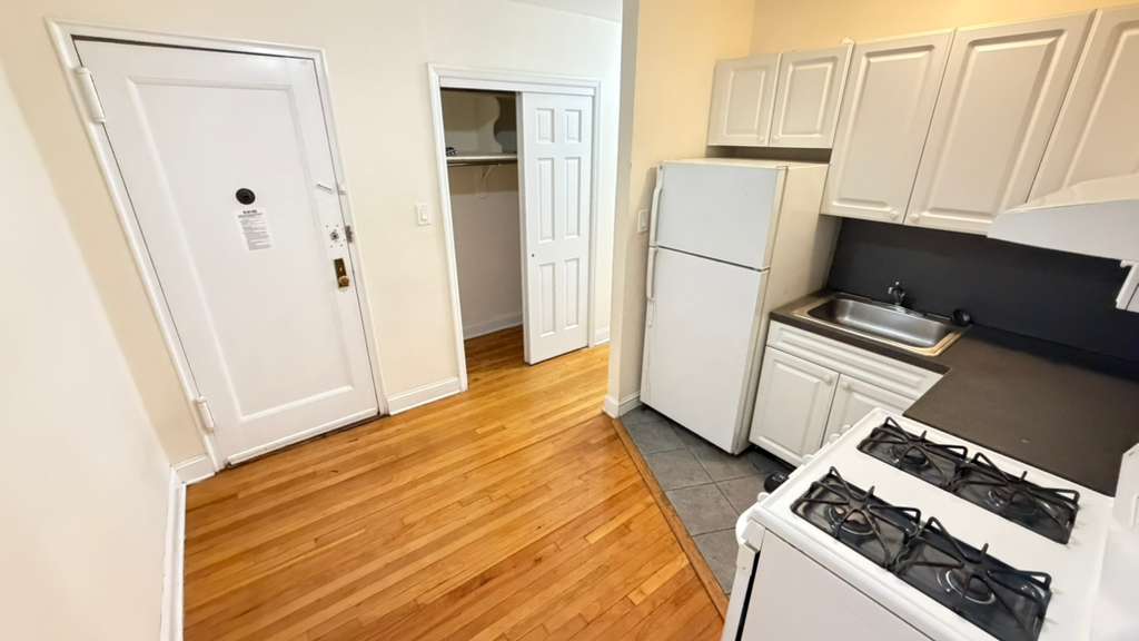 Apartment 77th Street Queens, NY 11372, MLS-RD5711-8