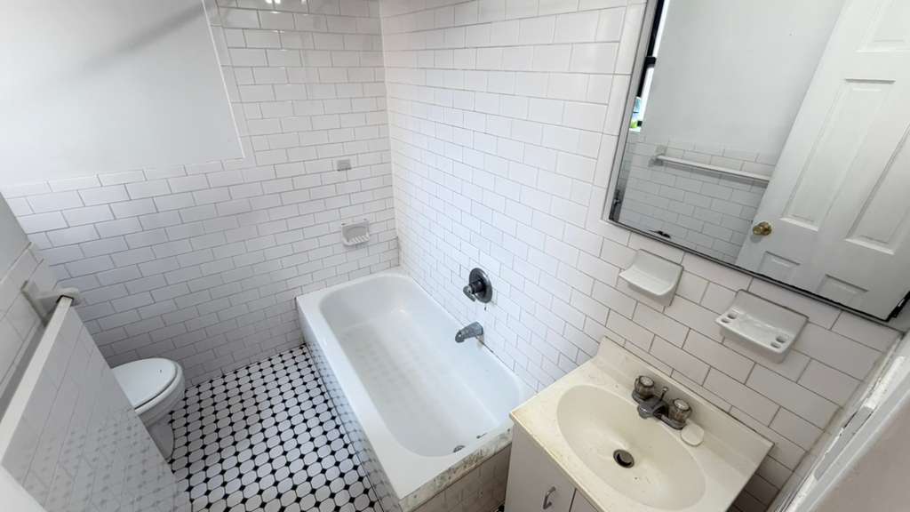 Apartment 77th Street Queens, NY 11372, MLS-RD5711-16