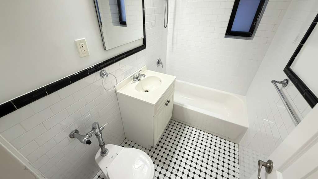 Apartment 77th Street Queens, NY 11372, MLS-RD5712-19