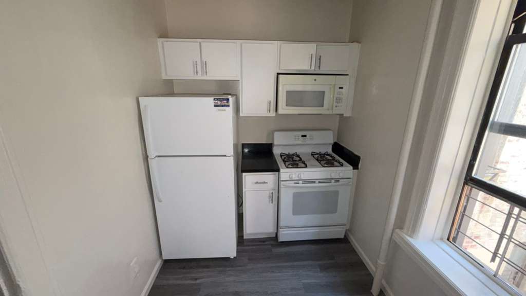 Apartment 35th Avenue Queens, NY 11372, MLS-RD5713-4