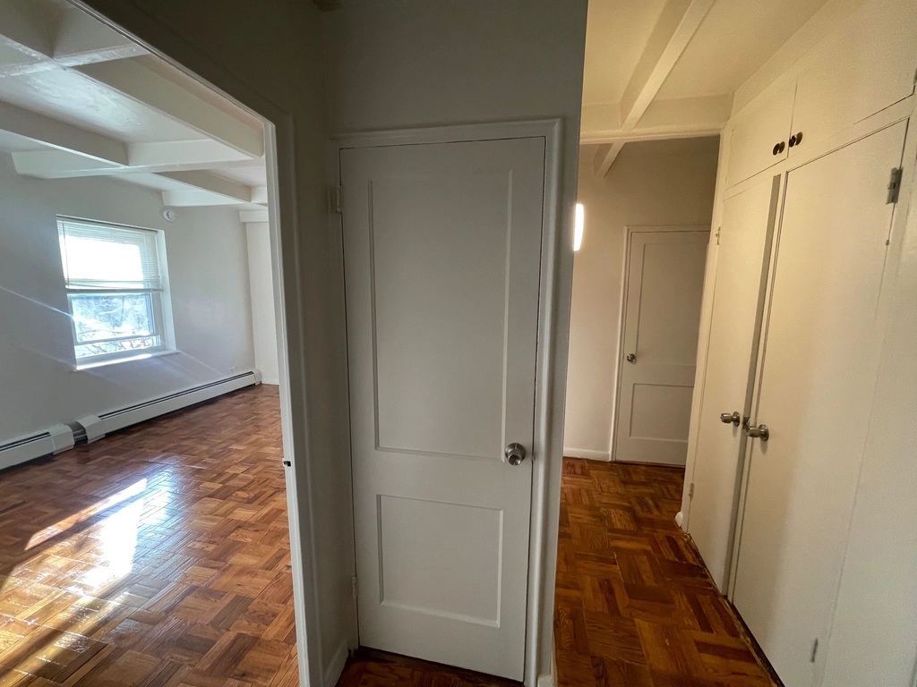 Apartment Village Road Queens, NY 11435, MLS-RD5733-7